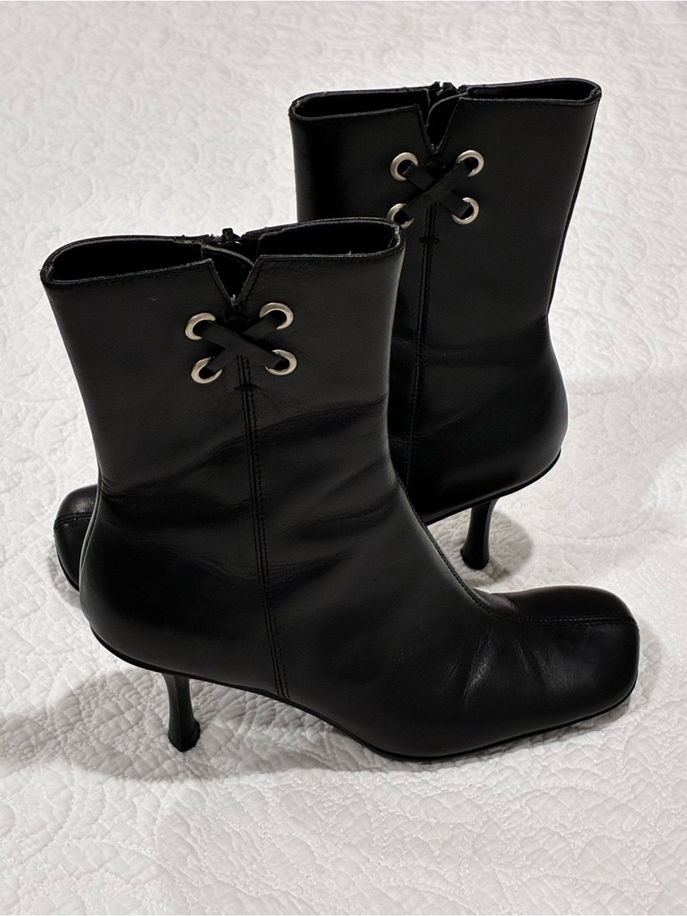 Vtg 90s Y2K Hillard Hanson Black Leather Square Toe Kitten Heel Boots Size 6